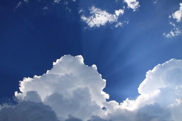 sunbeam-in-clouds